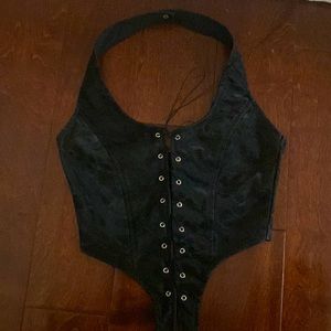 Lace up crop